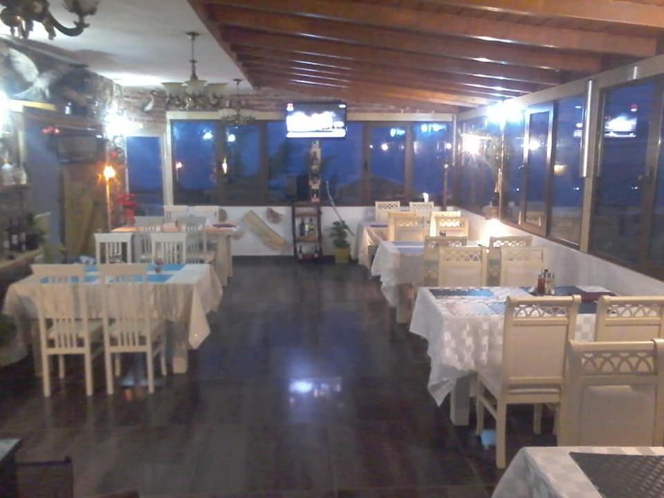 Hotel Villa Stone Dream Bar Restaurant Udenisht Exterior photo